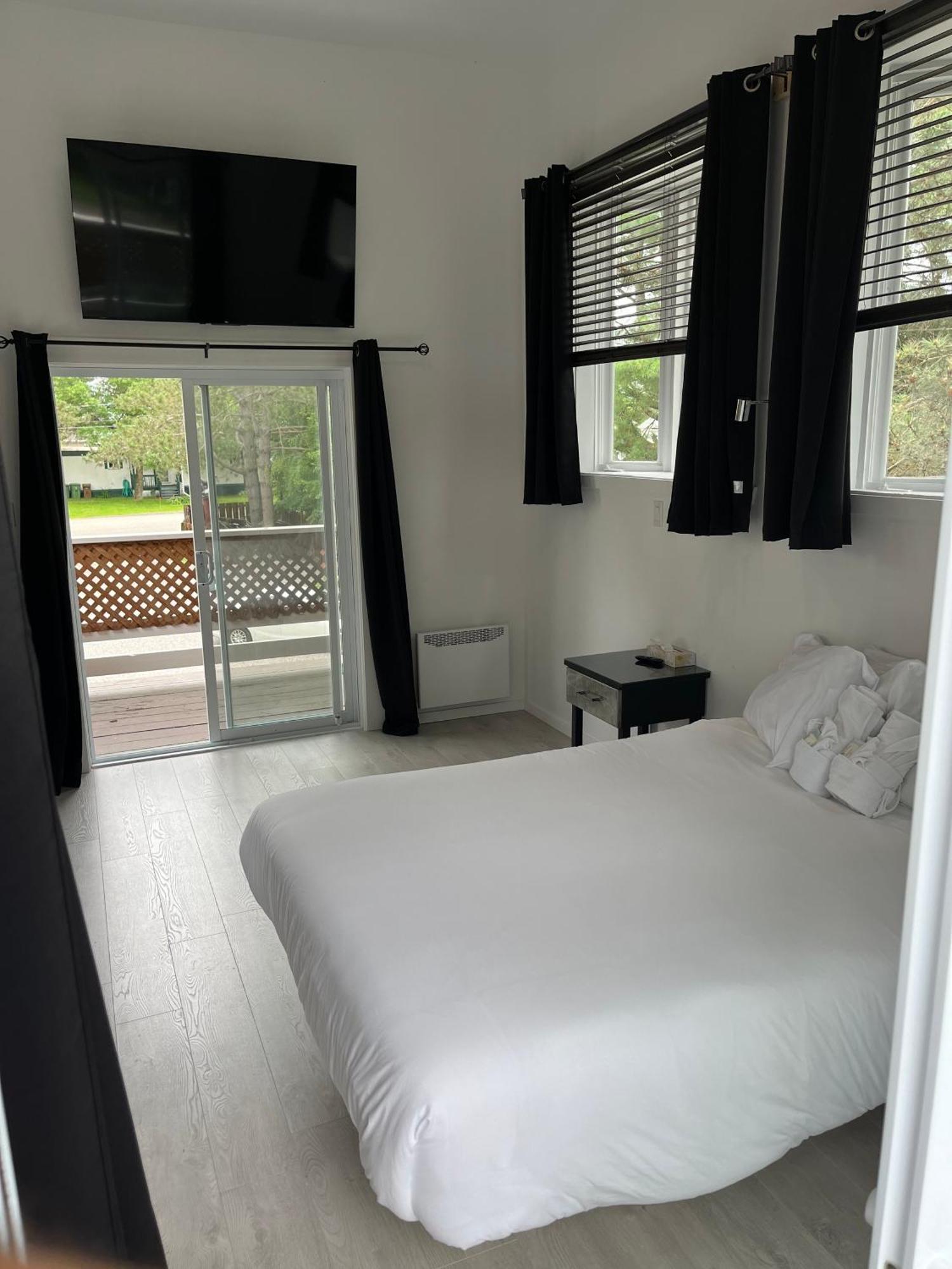Auberge De Ferme-Neuve Lac-Saint-Paul المظهر الخارجي الصورة