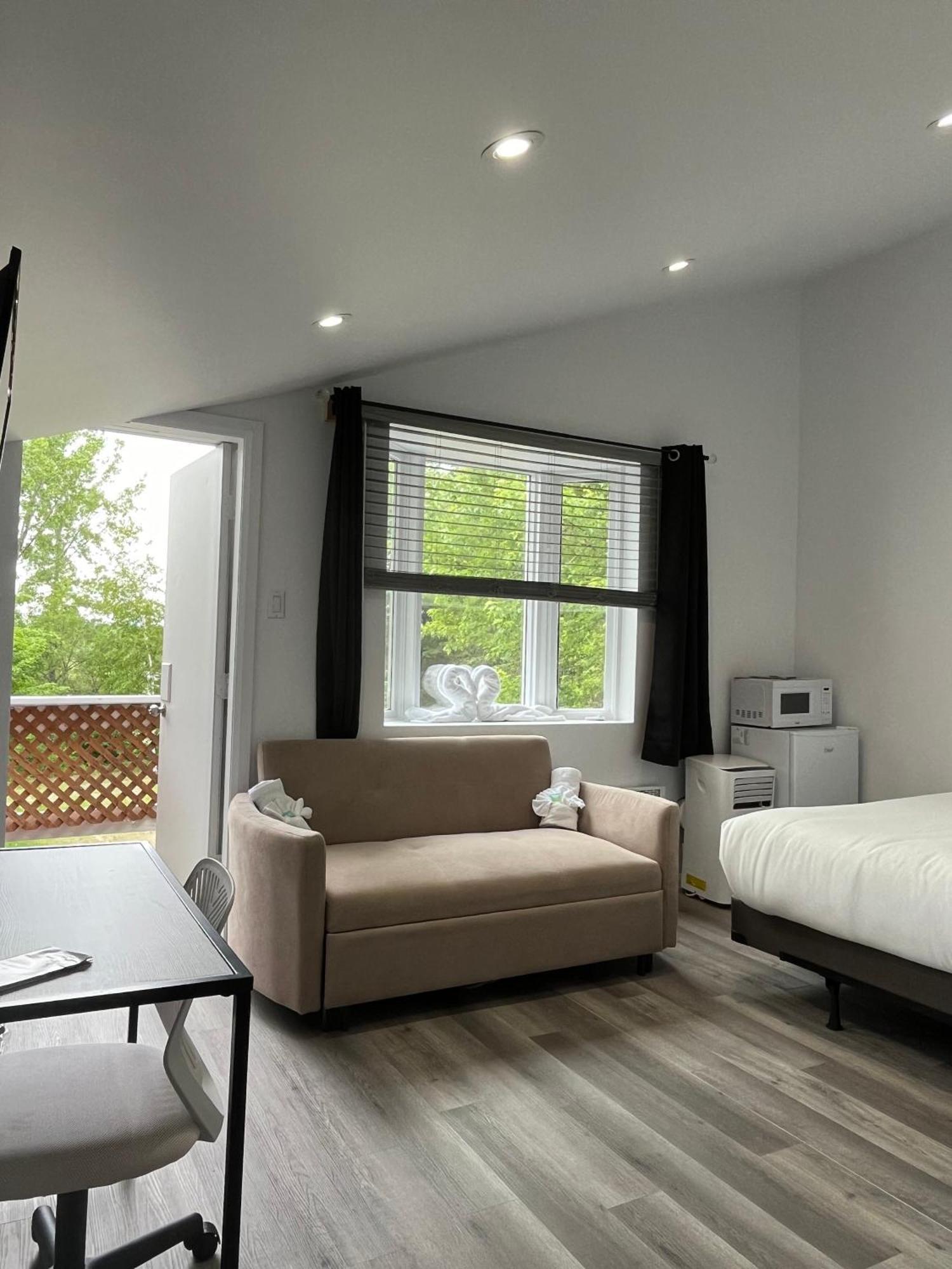 Auberge De Ferme-Neuve Lac-Saint-Paul المظهر الخارجي الصورة
