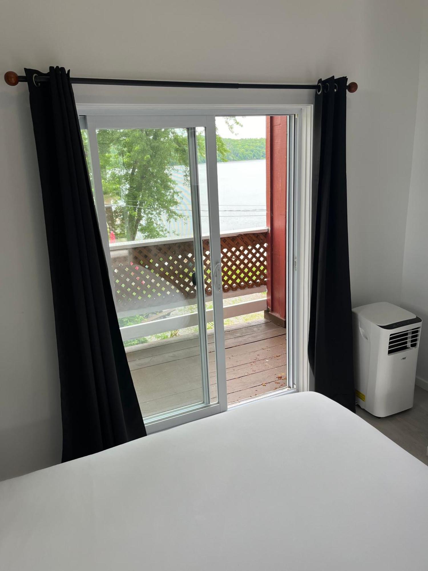 Auberge De Ferme-Neuve Lac-Saint-Paul المظهر الخارجي الصورة