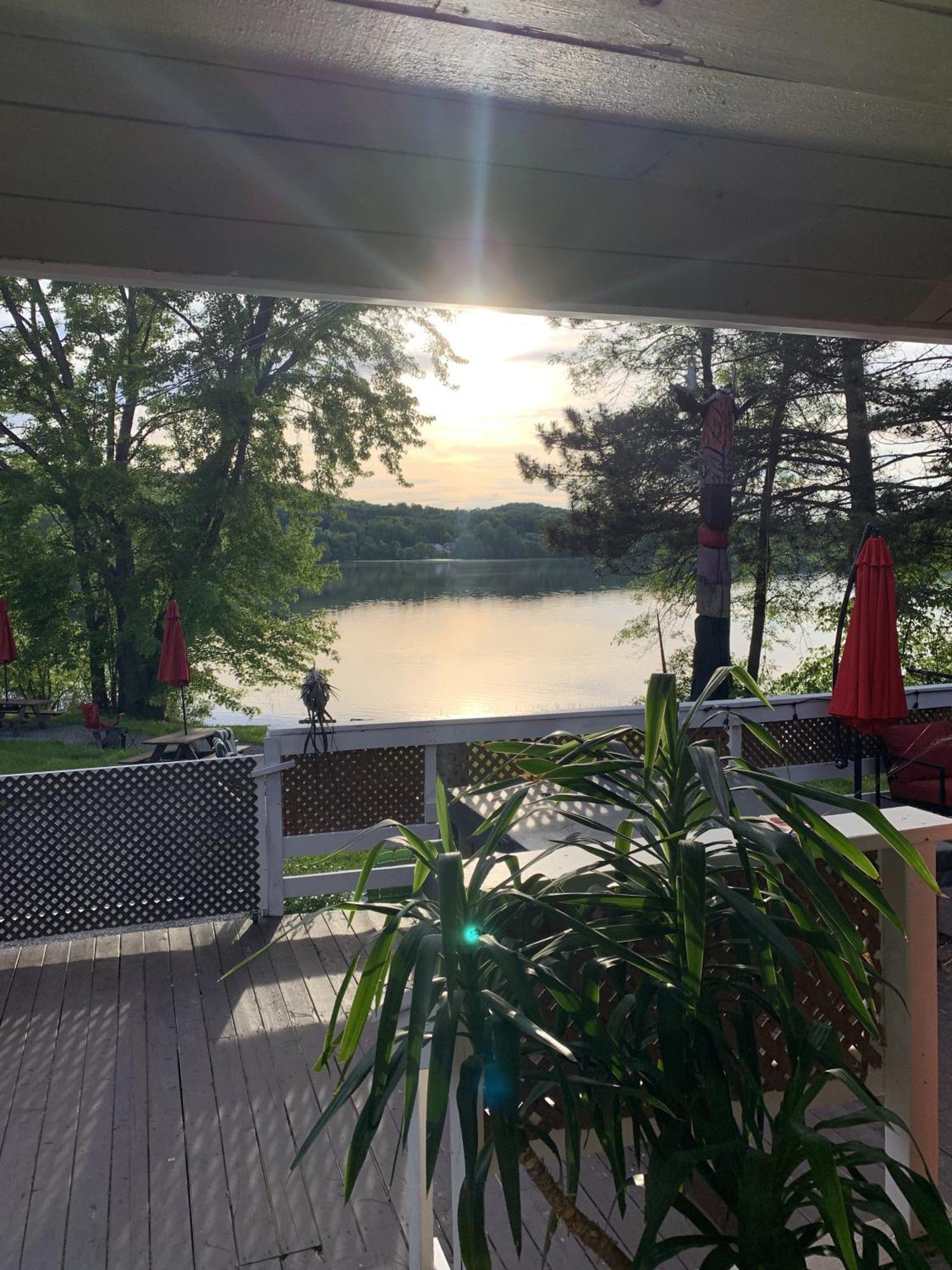 Auberge De Ferme-Neuve Lac-Saint-Paul المظهر الخارجي الصورة